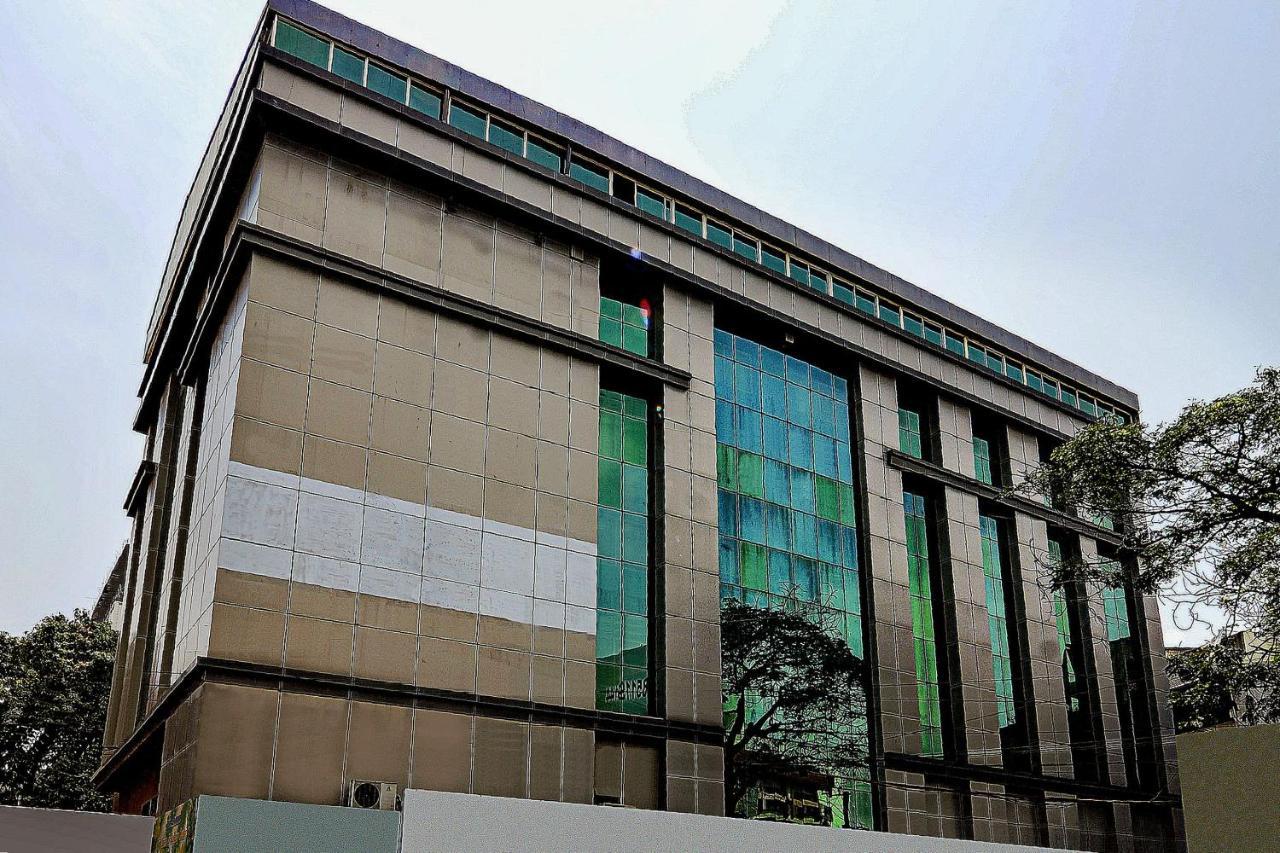 Capital O Hotel Central Park Near Birla Mandir Hyderabad Exterior photo
