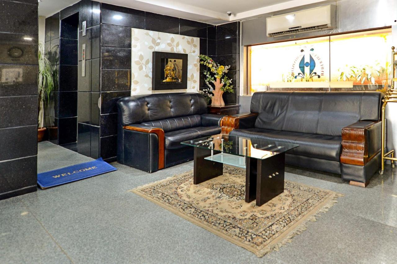 Capital O Hotel Central Park Near Birla Mandir Hyderabad Exterior photo